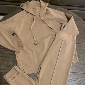 Knitted two pieces tracksuit